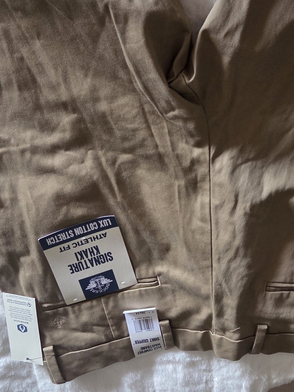 Dockers Men's Chino Pants in Khaki